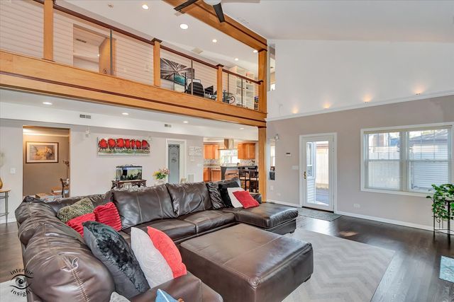 918 S Fairfield Avenue, Lombard, IL 60148