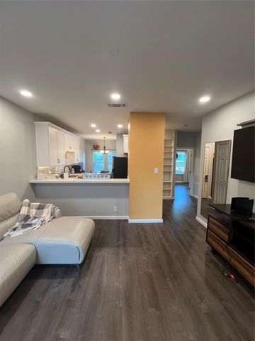 2414 Longview Street 202, Austin, TX 78705