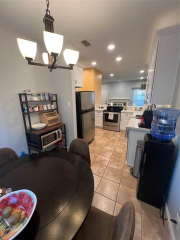 2414 Longview Street 202, Austin, TX 78705