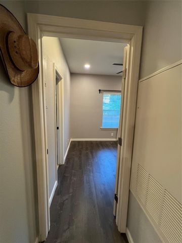 2414 Longview Street 202, Austin, TX 78705
