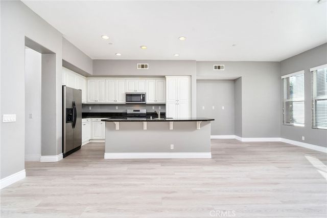 648 W 1st Street, Claremont, CA 91711