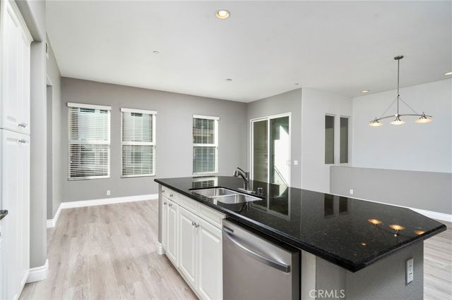 648 W 1st Street, Claremont, CA 91711