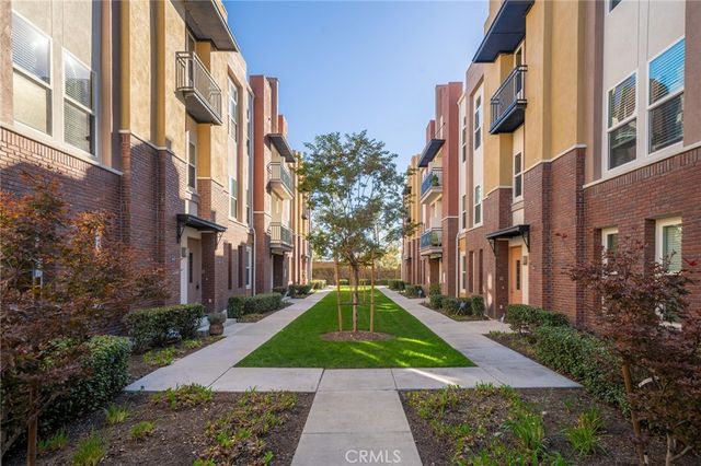 648 W 1st Street, Claremont, CA 91711