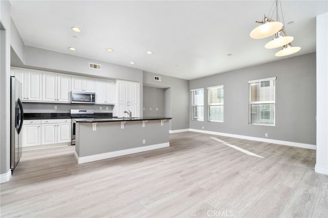 648 W 1st Street, Claremont, CA 91711