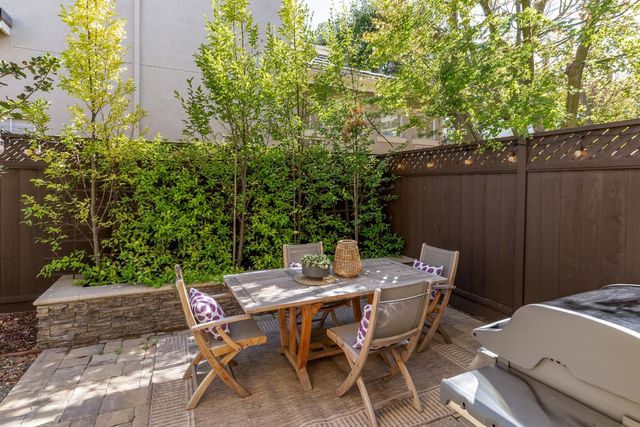 442 Whisman Park Drive, Mountain View, CA 94043