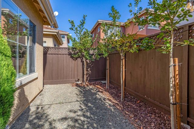 442 Whisman Park Drive, Mountain View, CA 94043