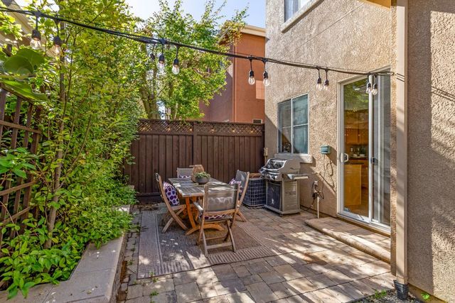 442 Whisman Park Drive, Mountain View, CA 94043