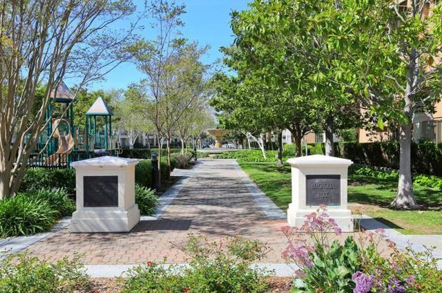 442 Whisman Park Drive, Mountain View, CA 94043