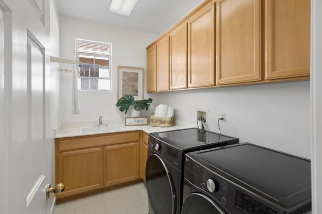 442 Whisman Park Drive, Mountain View, CA 94043