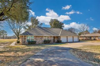230 Navajo Trail, Lake Kiowa, TX 76240