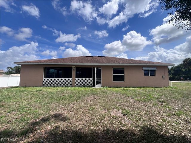 203 Hamilton AVE, Lehigh Acres, FL 33936