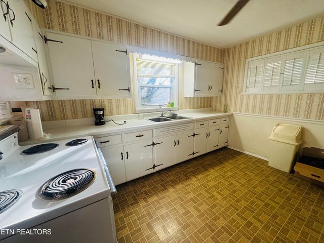 508 Scenic Drive, Clinton, TN 37716