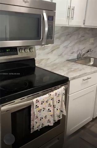 7060 NW 179th St 211, Hialeah, FL 33015