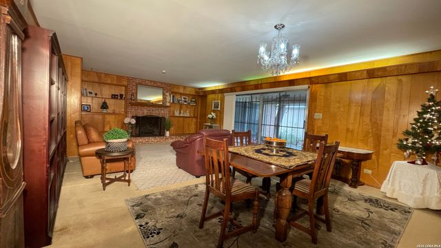 8702 Charro Ln, San Antonio, TX 78217