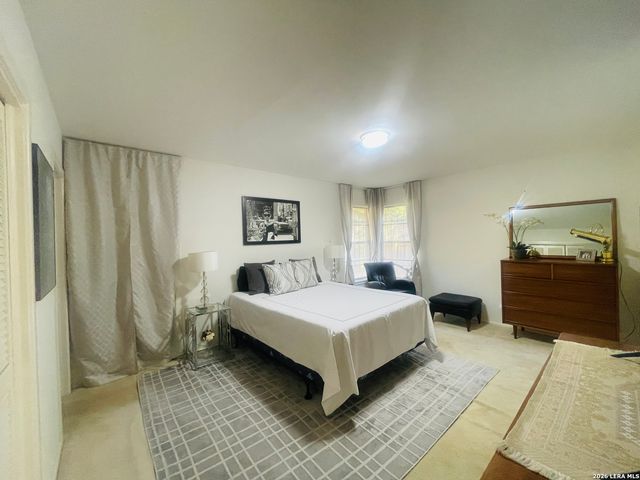 8702 Charro Ln, San Antonio, TX 78217