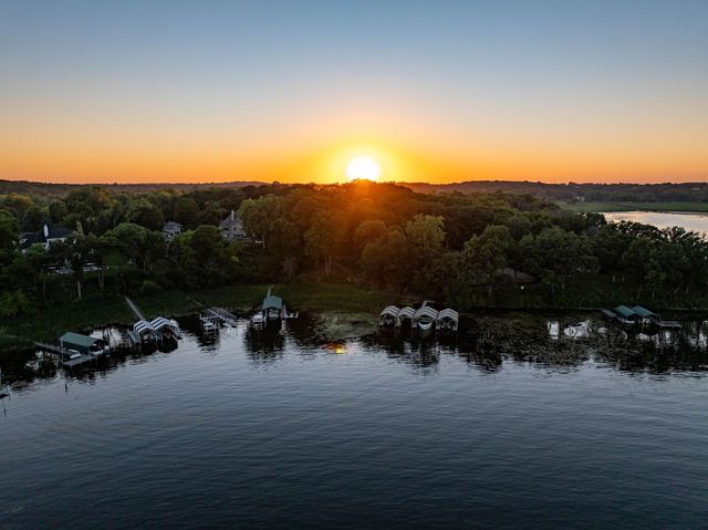 860 Windjammer Lane, Orono, MN 55364