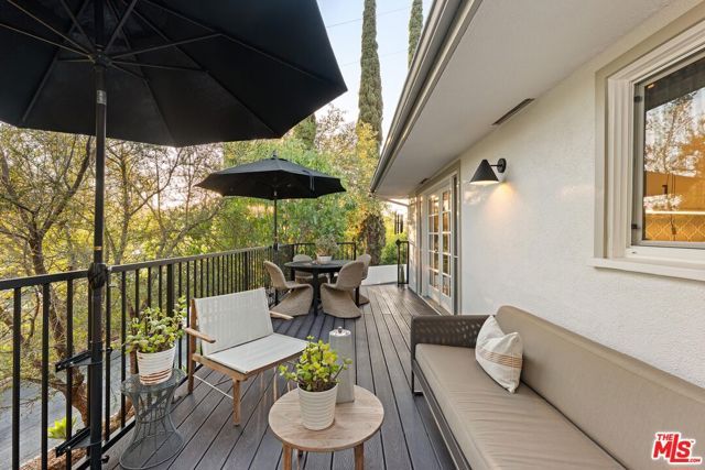 5117 Lubao Avenue, Woodland Hills (los Angeles), CA 91364