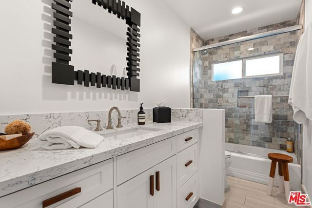 5117 Lubao Avenue, Woodland Hills (los Angeles), CA 91364