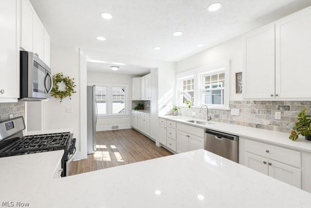 1939 Chestnut Boulevard, Cuyahoga Falls, OH 44223