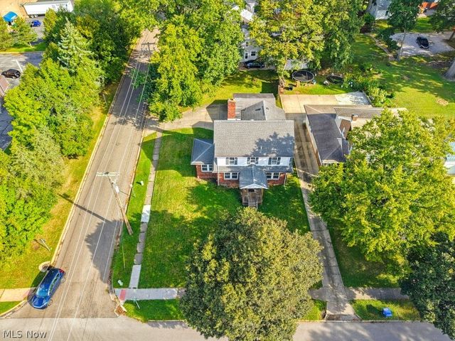 1939 Chestnut Boulevard, Cuyahoga Falls, OH 44223
