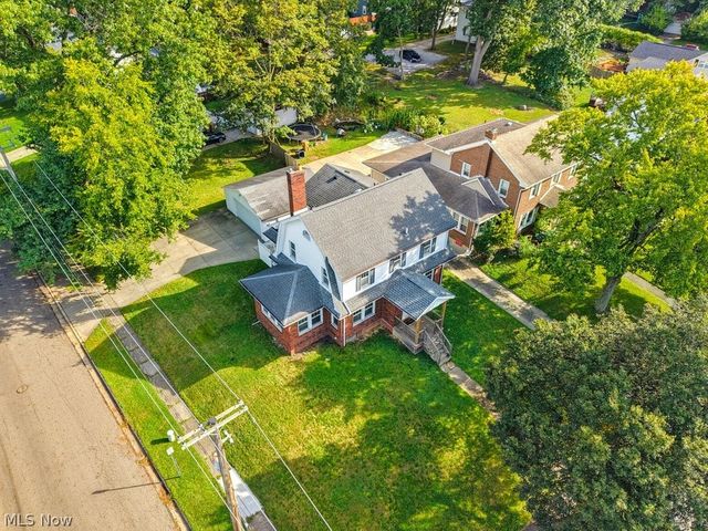 1939 Chestnut Boulevard, Cuyahoga Falls, OH 44223