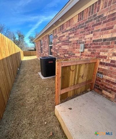 1200 N 8th Street A, Killeen, TX 76541