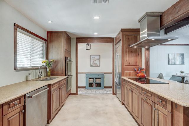 1105 N Riviera CIR, Cedar Park, TX 78613