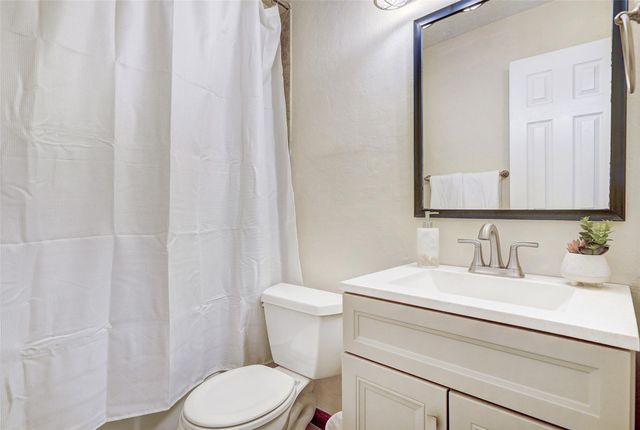 1105 N Riviera CIR, Cedar Park, TX 78613