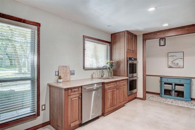 1105 N Riviera CIR, Cedar Park, TX 78613