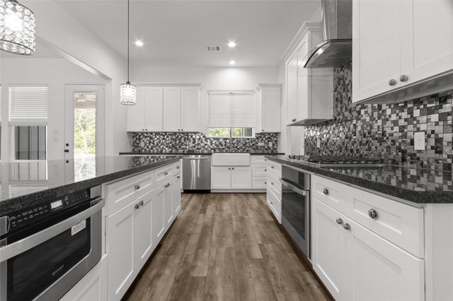 16735 Azalea Lane, Plantersville, TX 77363