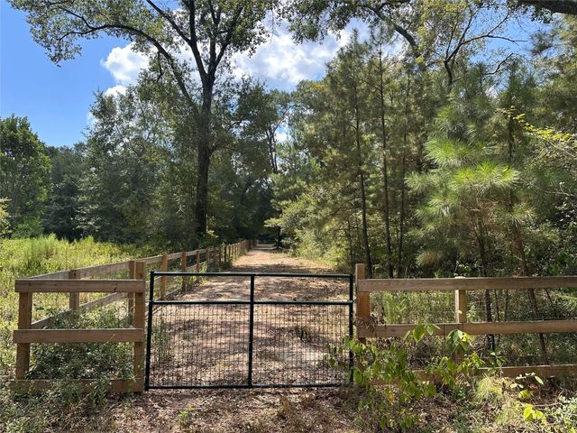 16735 Azalea Lane, Plantersville, TX 77363