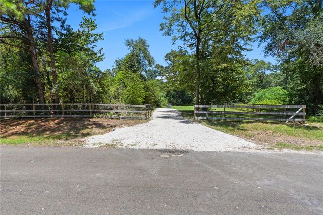 16735 Azalea Lane, Plantersville, TX 77363