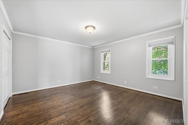 562 Roxbury Drive, Naperville, IL 60565