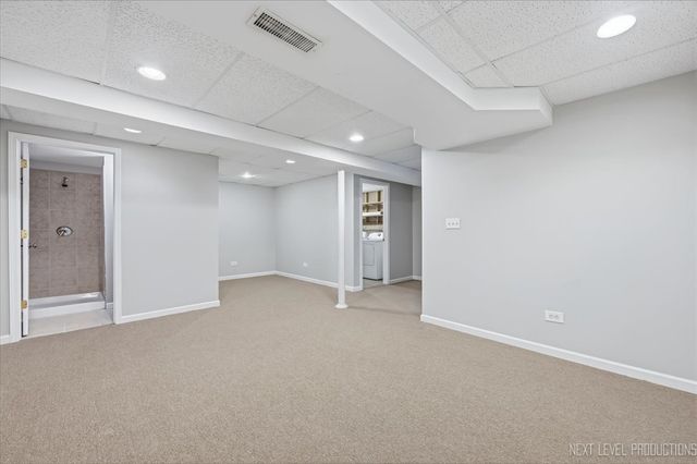 562 Roxbury Drive, Naperville, IL 60565