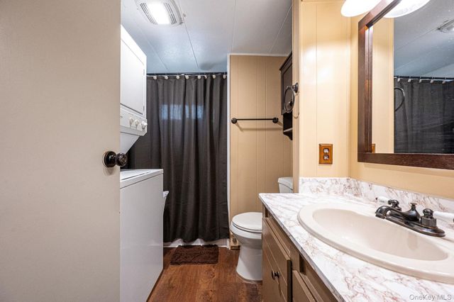 525 Riverleigh Avenue 29, Riverhead, NY 11901