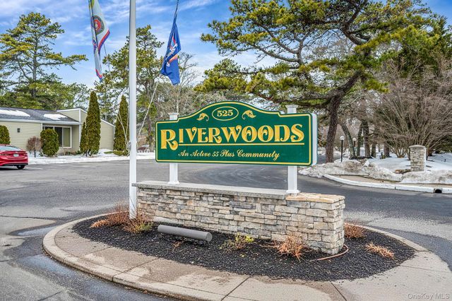 525 Riverleigh Avenue 29, Riverhead, NY 11901