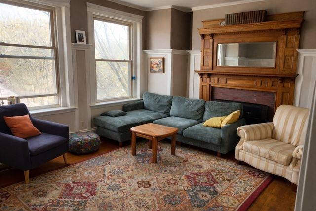 96 Winthrop Rd 2, Brookline, MA 02445