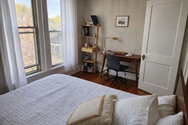 96 Winthrop Rd 2, Brookline, MA 02445