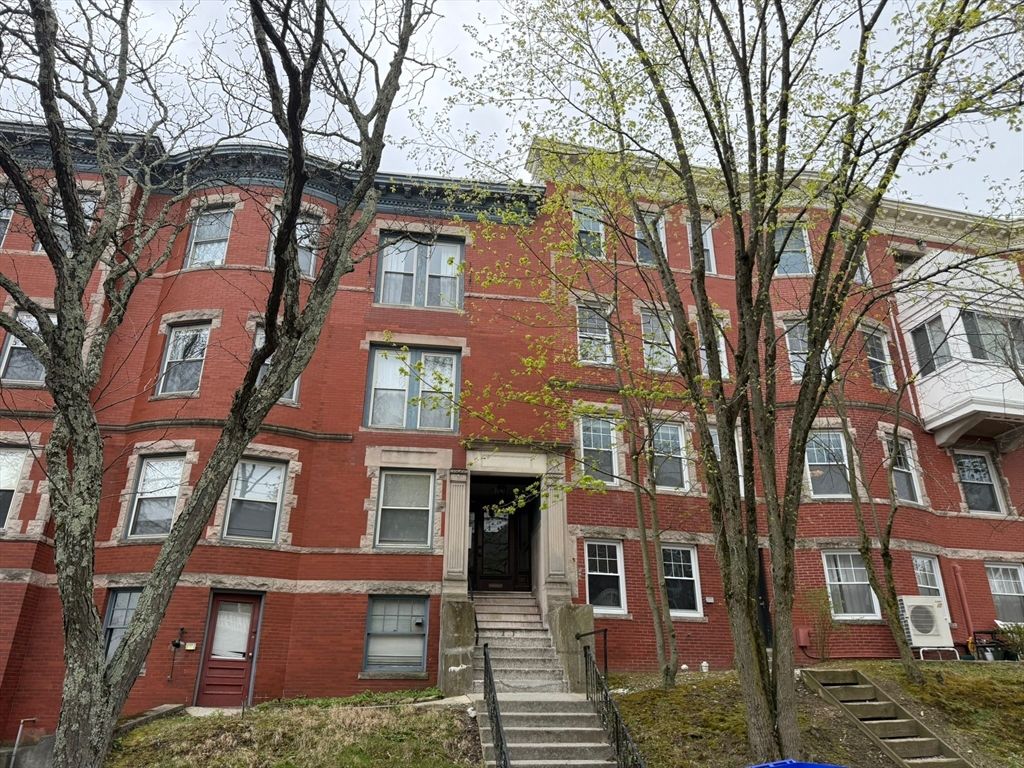 96 Winthrop Rd 2, Brookline, MA 02445