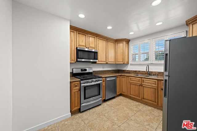 354 S Camden Drive 9, Beverly Hills, CA 90212