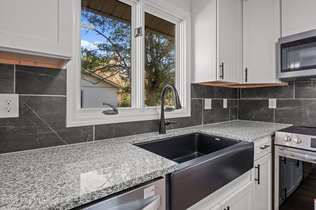 309 Channel Run Drive, New Bern, NC 28562