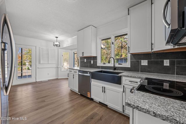 309 Channel Run Drive, New Bern, NC 28562