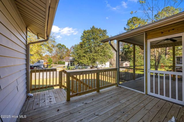 309 Channel Run Drive, New Bern, NC 28562