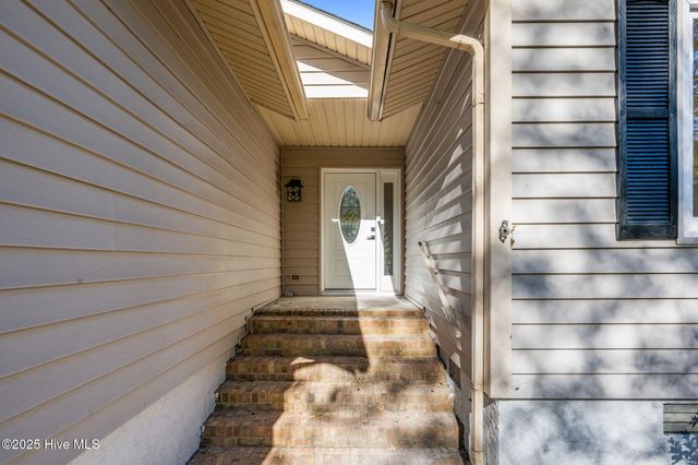 309 Channel Run Drive, New Bern, NC 28562