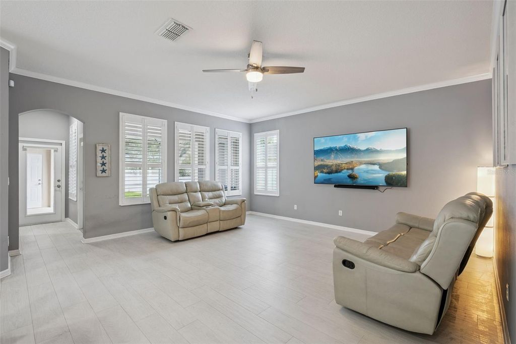 Image 11 of property listing at 9615 SWEETLEAF STREET, Orlando, FL 32827
