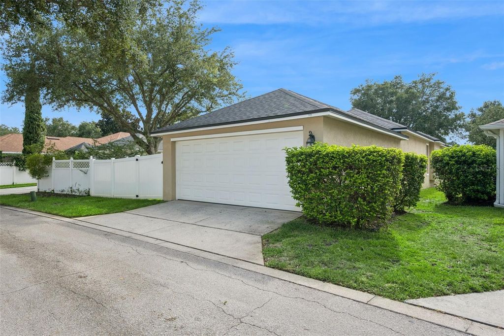 Image 26 of property listing at 9615 SWEETLEAF STREET, Orlando, FL 32827