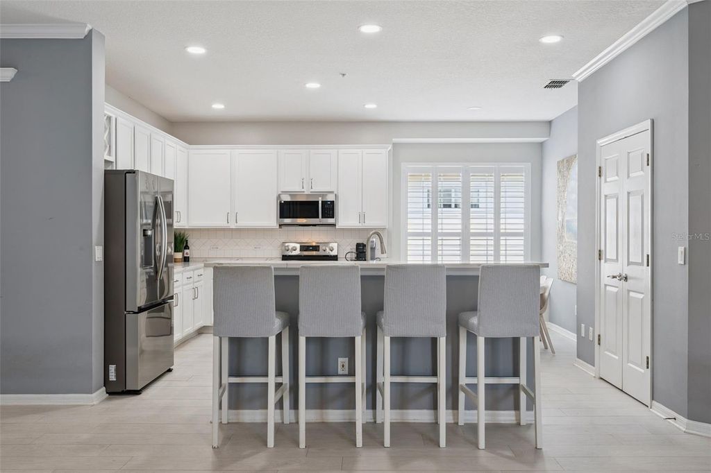 Image 6 of property listing at 9615 SWEETLEAF STREET, Orlando, FL 32827