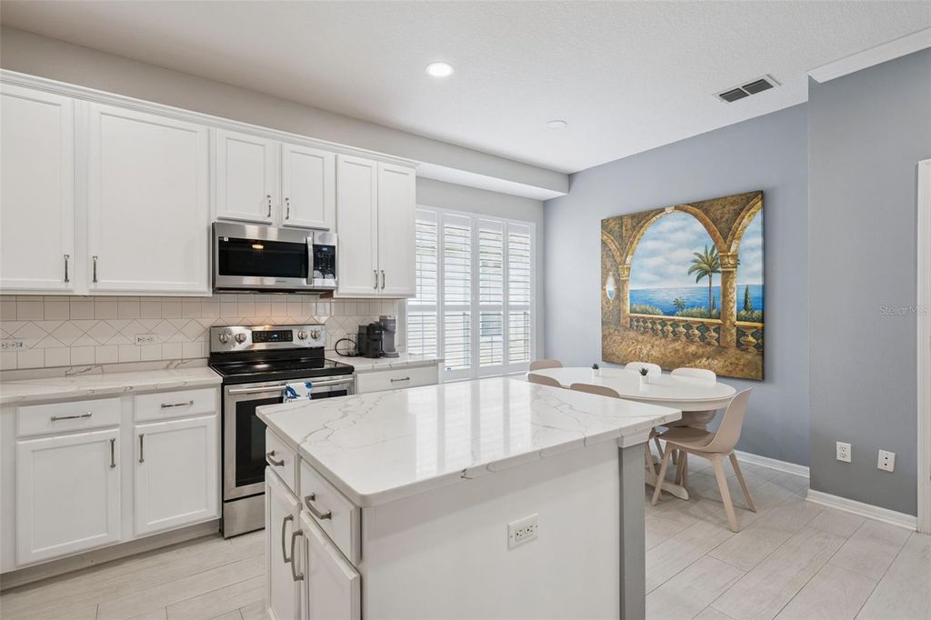 Image 8 of property listing at 9615 SWEETLEAF STREET, Orlando, FL 32827
