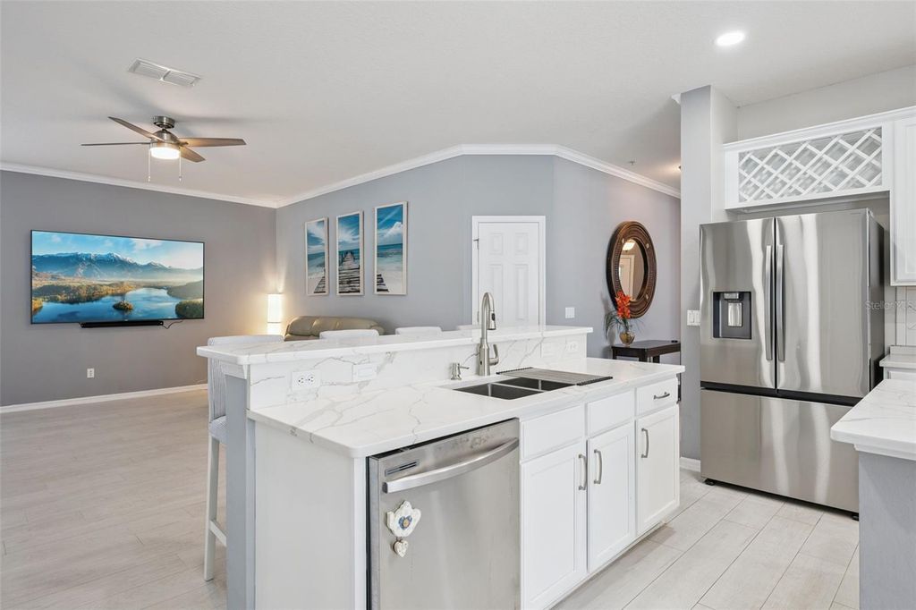 Image 9 of property listing at 9615 SWEETLEAF STREET, Orlando, FL 32827