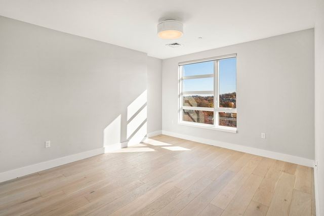 1650 Commonwealth Ave 606, Boston, MA 02135